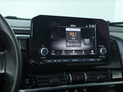 Used 2025 Nissan Pathfinder SV image 26