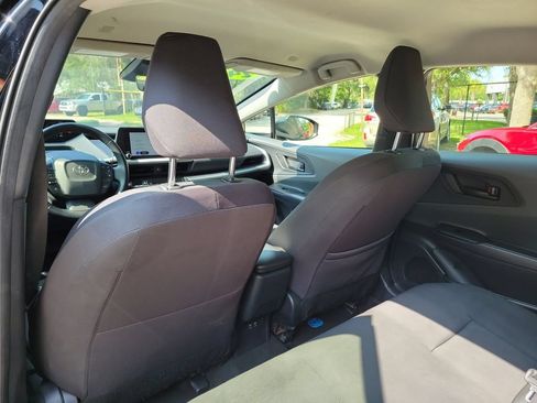 Used 2024 Toyota Prius LE FWD image 11