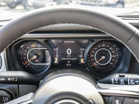 Used 2025 Jeep Wrangler Unlimited Sport AWD/4WD image 29