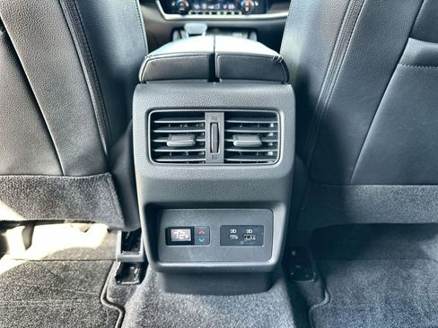 Used 2021 Nissan Rogue SL w/ Premium Package image 22