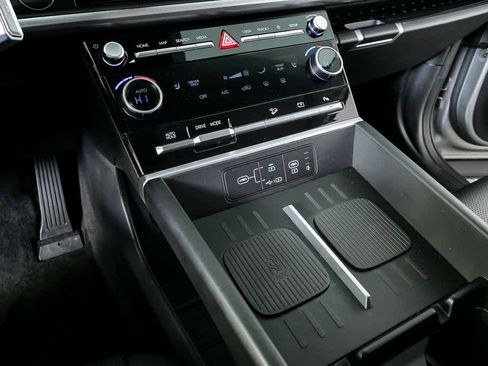 Certified 2024 Hyundai Santa Fe SEL image 16