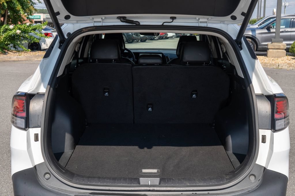 Used 2025 Kia Sportage EX w/ Premium Package FWD image 9