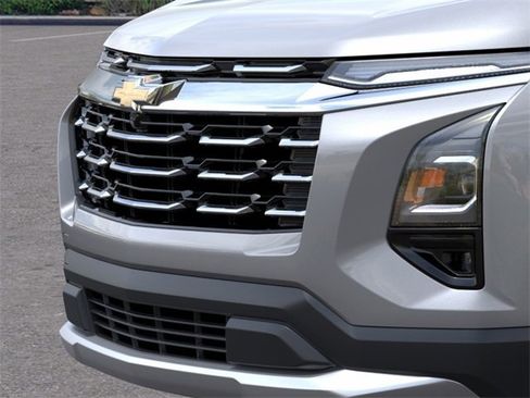 New 2026 Chevrolet Equinox LT w/ Safety and Technology Package AWD/4WD image 13