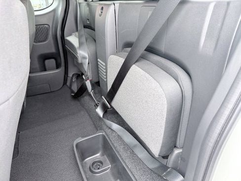 Certified 2025 Nissan Frontier SV w/ SV Convenience Package image 21