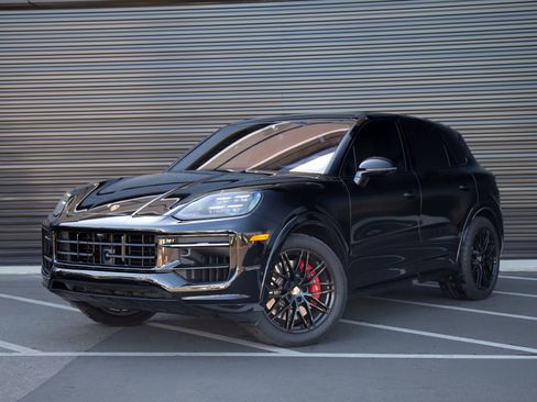 Certified 2024 Porsche Cayenne S AWD/4WD image 1