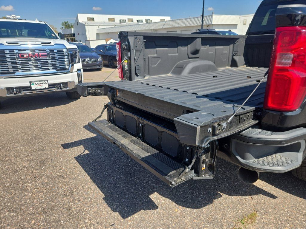Used 2024 Chevrolet Silverado 3500 High Country w/ High Country Premium Package AWD/4WD image 23