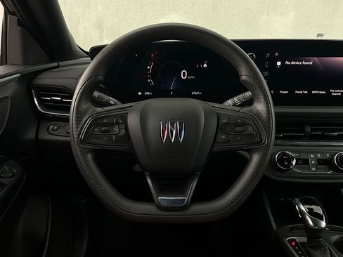 Used 2025 Buick Envista Preferred image 31
