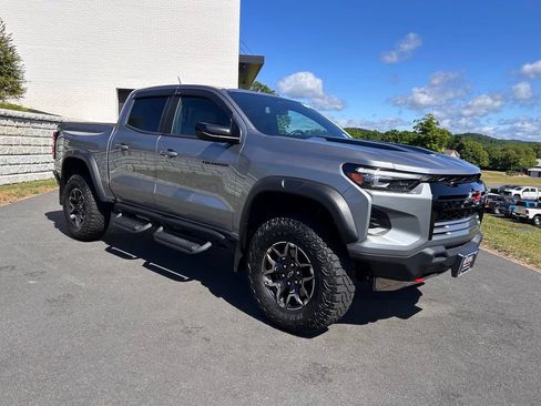 Certified 2024 Chevrolet Colorado ZR2 w/ Technology Package AWD/4WD image 1