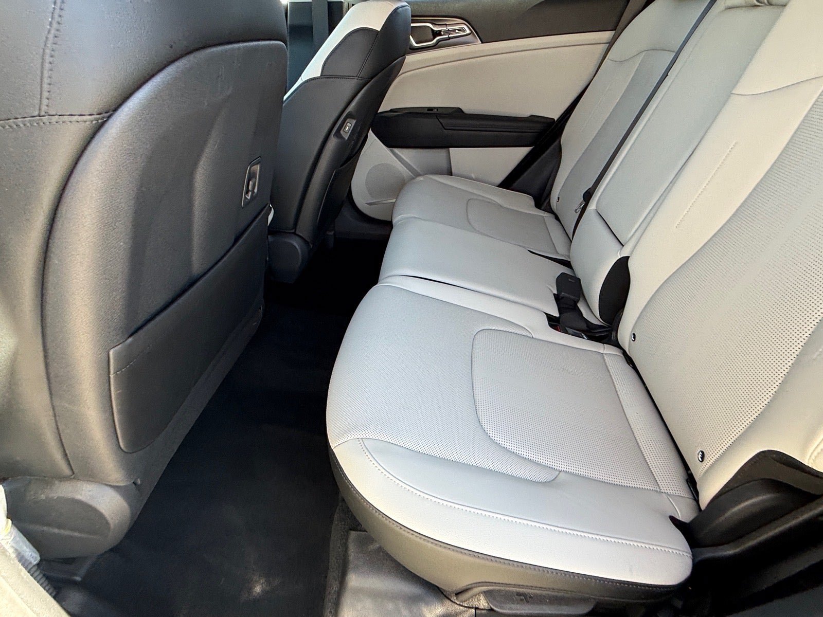 Used 2026 Kia Sportage EX FWD image 13