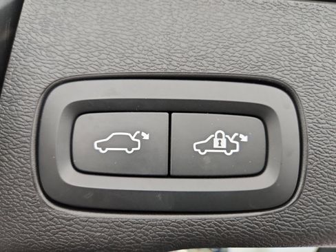 Used 2022 Volvo XC60 B5 Inscription w/ Climate Package image 37