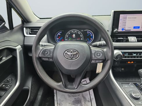 Used 2023 Toyota RAV4 LE AWD/4WD image 13