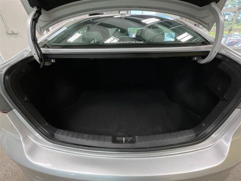 Used 2017 Hyundai Elantra Limited FWD image 23