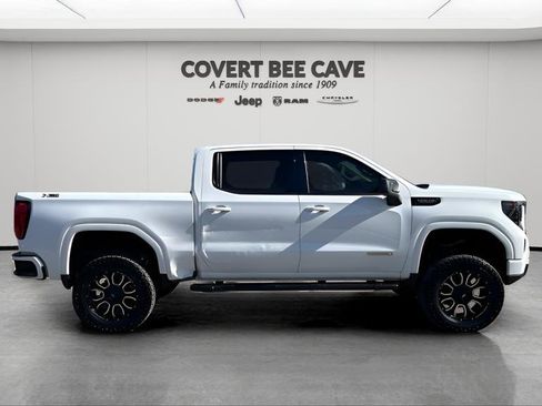 Used 2024 GMC Sierra 1500 Elevation w/ LPO, Elevation Black Package image 11