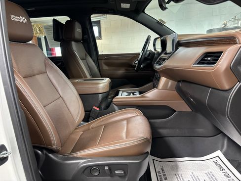Used 2021 Chevrolet Suburban High Country image 15