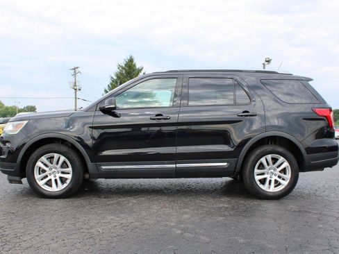 Used 2018 Ford Explorer XLT w/ Equipment Group 201A AWD/4WD image 13
