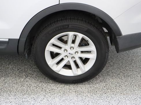 Used 2014 Ford Explorer XLT FWD image 10