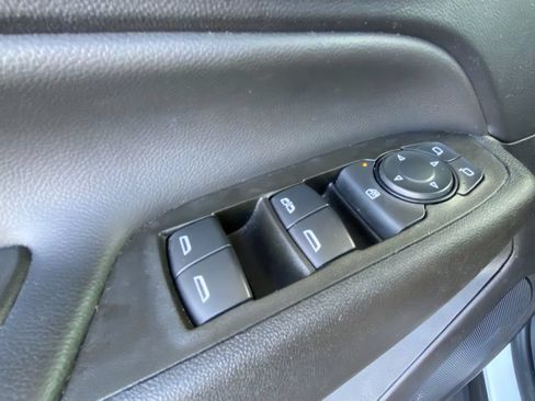 Used 2023 Chevrolet Equinox LT AWD/4WD image 19