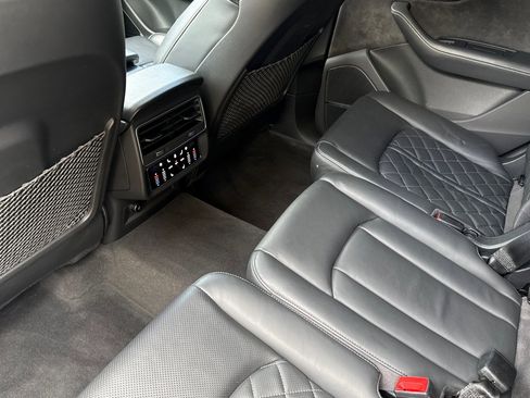 Used 2021 Audi SQ7 Premium Plus w/ Executive Package image 23