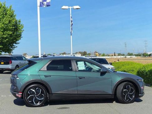 Used 2024 Hyundai Ioniq 5 SE image 3