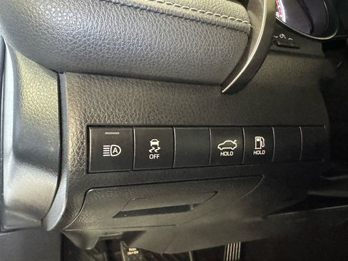 Used 2019 Toyota Camry SE image 13