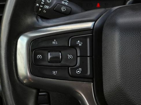 Used 2023 Chevrolet Silverado 1500 LT AWD/4WD image 19