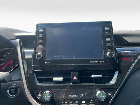 Used 2022 Toyota Camry XSE FWD image 19