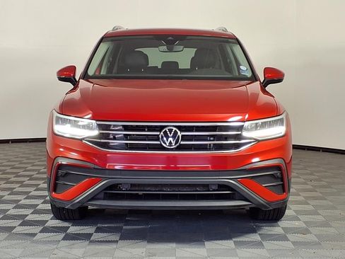 Used 2022 Volkswagen Tiguan SE FWD image 2