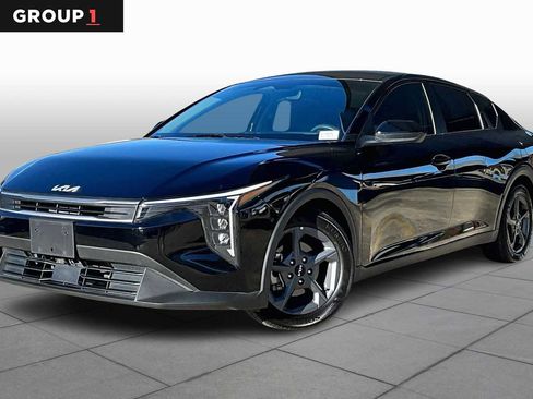 Used 2025 Kia K4 LXS image 1