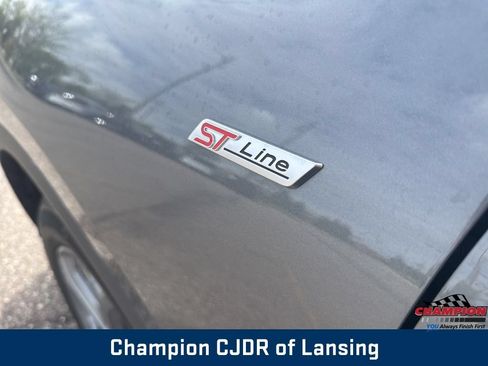 Used 2025 Ford Escape ST-Line Select AWD/4WD image 13