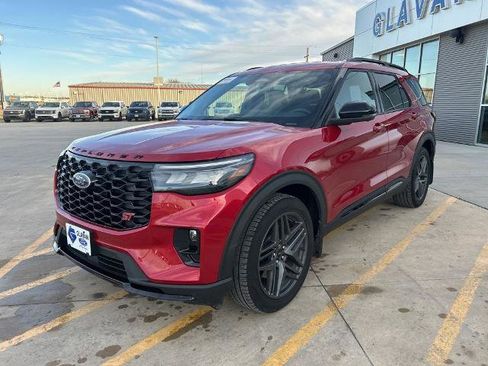 Certified 2025 Ford Explorer ST RWD image 7