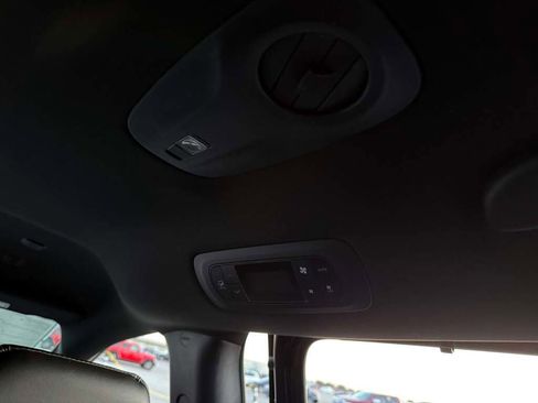 New 2026 Chrysler Pacifica Select image 24