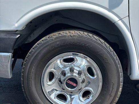 Used 2015 GMC Savana 2500 RWD image 7