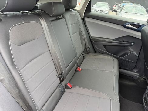Used 2024 Volkswagen Taos SE FWD image 22