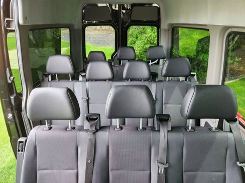 Used 2016 Mercedes-Benz Sprinter 2500 image 17