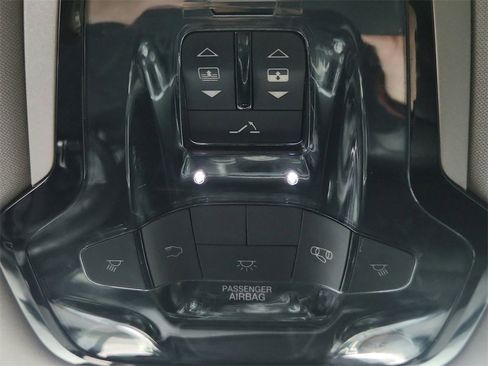 Used 2018 Alfa Romeo Stelvio AWD image 39