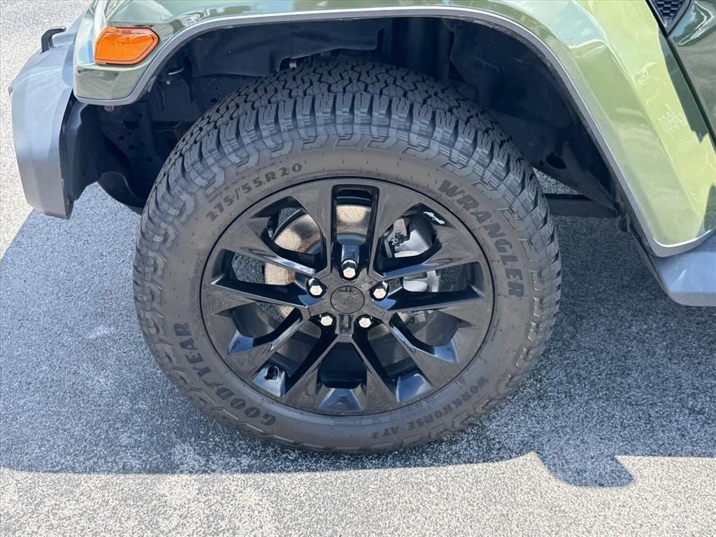 Used 2021 Jeep Wrangler Unlimited Sahara w/ Cold Weather Group AWD/4WD image 19