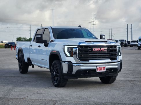 Used 2024 GMC Sierra 2500 Pro w/ Convenience Package AWD/4WD image 3