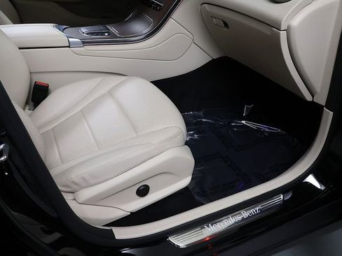 Certified 2022 Mercedes-Benz GLC 300 4MATIC image 37