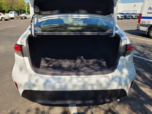 Used 2024 Toyota Corolla LE FWD image 27