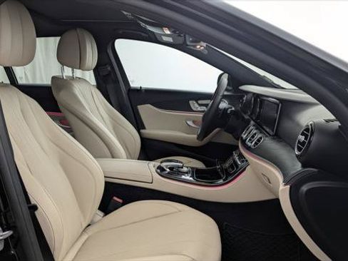 Used 2017 Mercedes-Benz E 300 4MATIC image 22