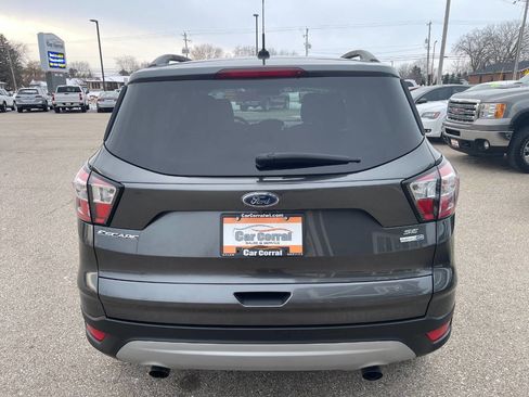 Used 2018 Ford Escape SE image 4
