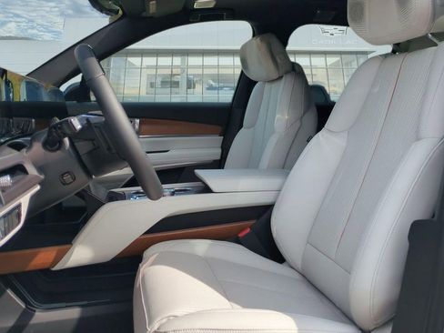 New 2026 Cadillac Vistiq Luxury AWD/4WD image 11