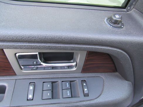 Used 2012 Ford F150 Lariat w/ Lariat Chrome Pkg image 9