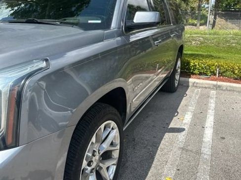 Used 2019 GMC Yukon XL Denali w/ Denali Ultimate Package AWD/4WD image 2