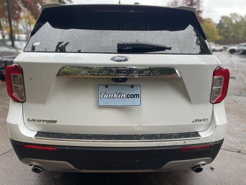 Used 2023 Ford Explorer Limited image 9