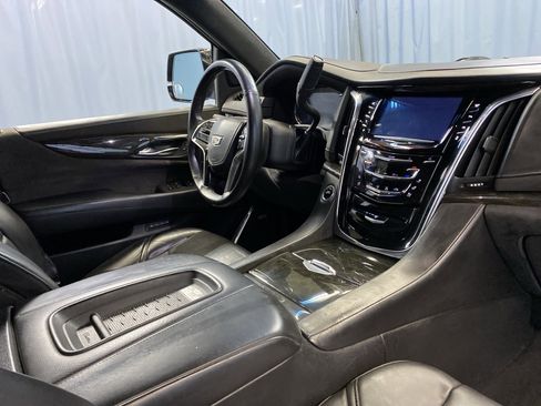 Used 2016 Cadillac Escalade Platinum image 48