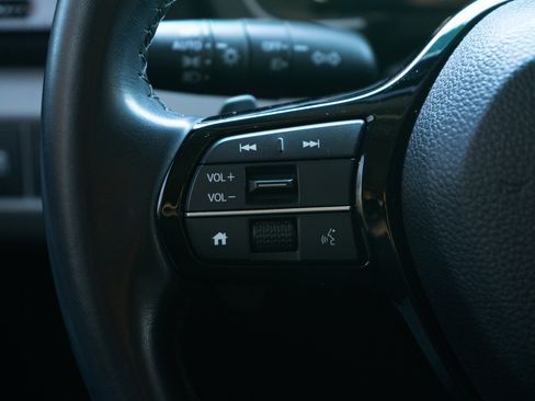 Certified 2024 Honda Pilot Touring image 21