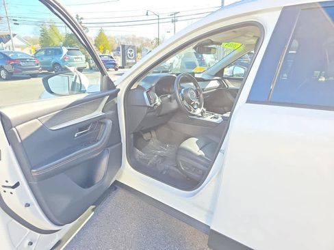 Used 2024 MAZDA CX-90 Plug-In Hybrid w/ Preferred AWD/4WD image 11