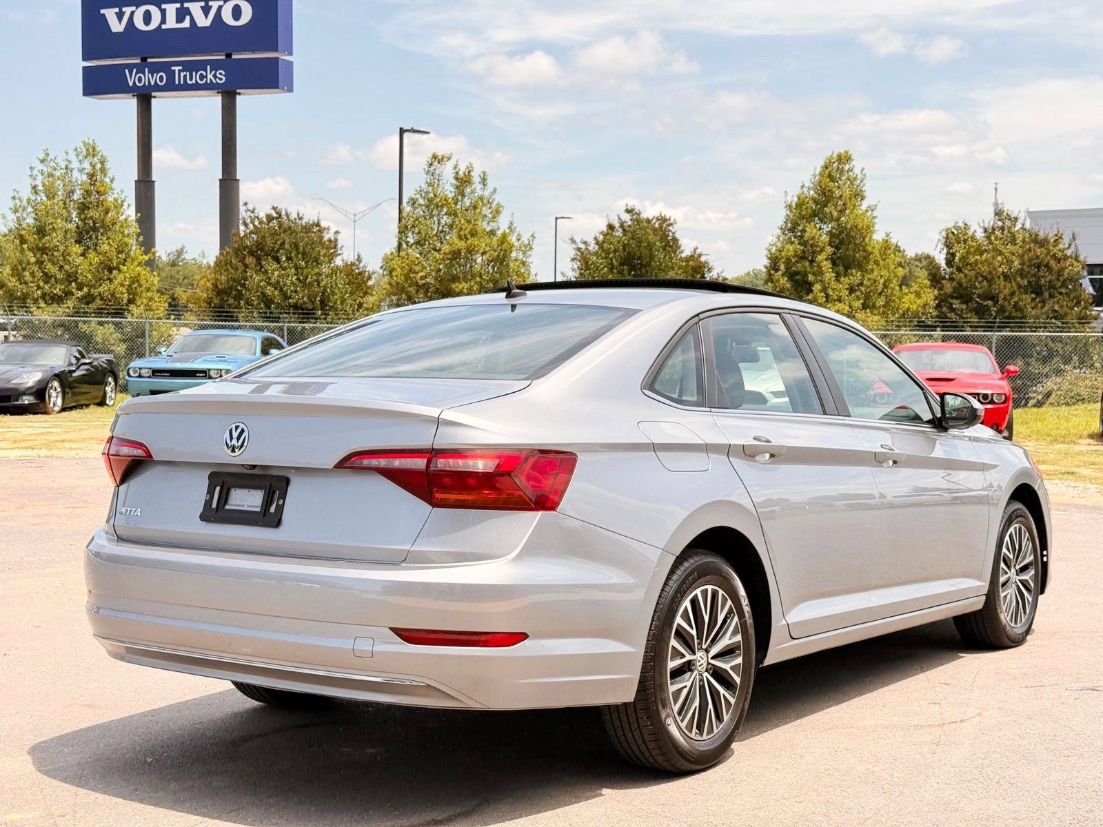 Used 2019 Volkswagen Jetta SE FWD image 9