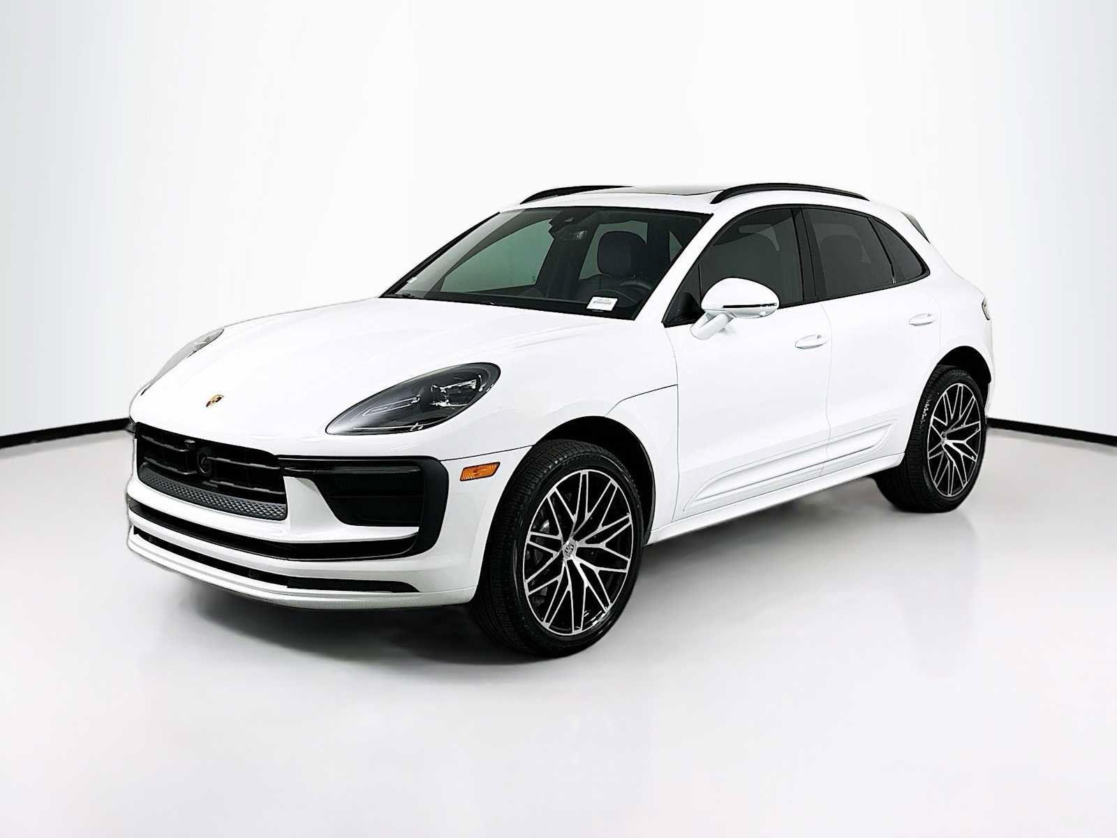 Used 2026 Porsche Macan AWD/4WD image 1